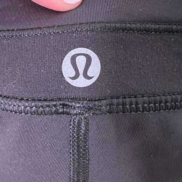 Lululemon Cropped Leggings- Sz 6 - Picture 4 of 6